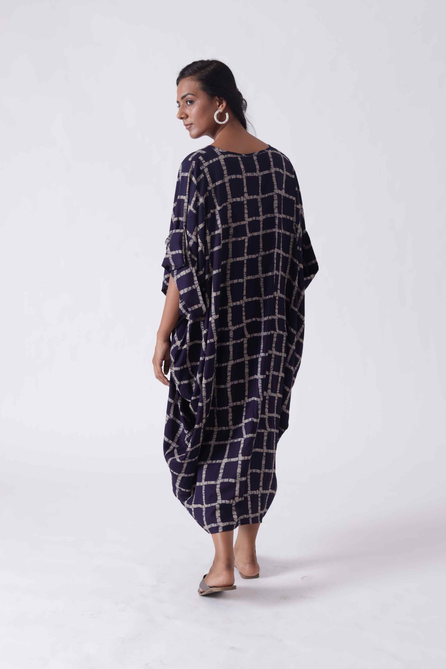 Vintage-style 1970s kaftan with loose fit, ideal for summer or beach look